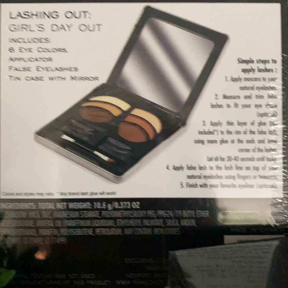 Makeover essentials kit - Picture 2 of 5